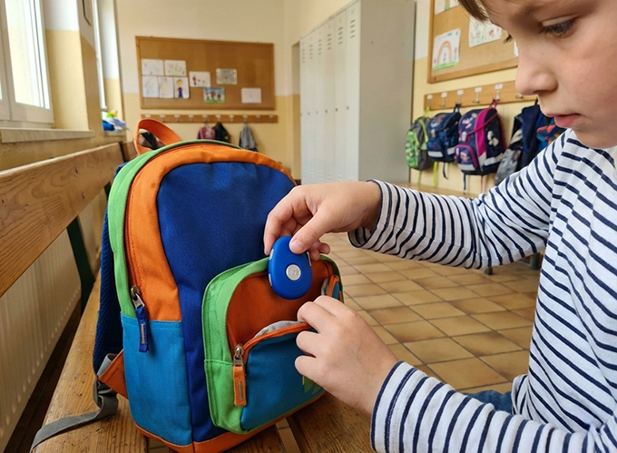 SOS tlačítko, detekce pádu a hlasová komunikace