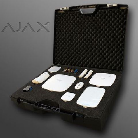 Prezentační kufr AJAX PZTS vybavený komponenty