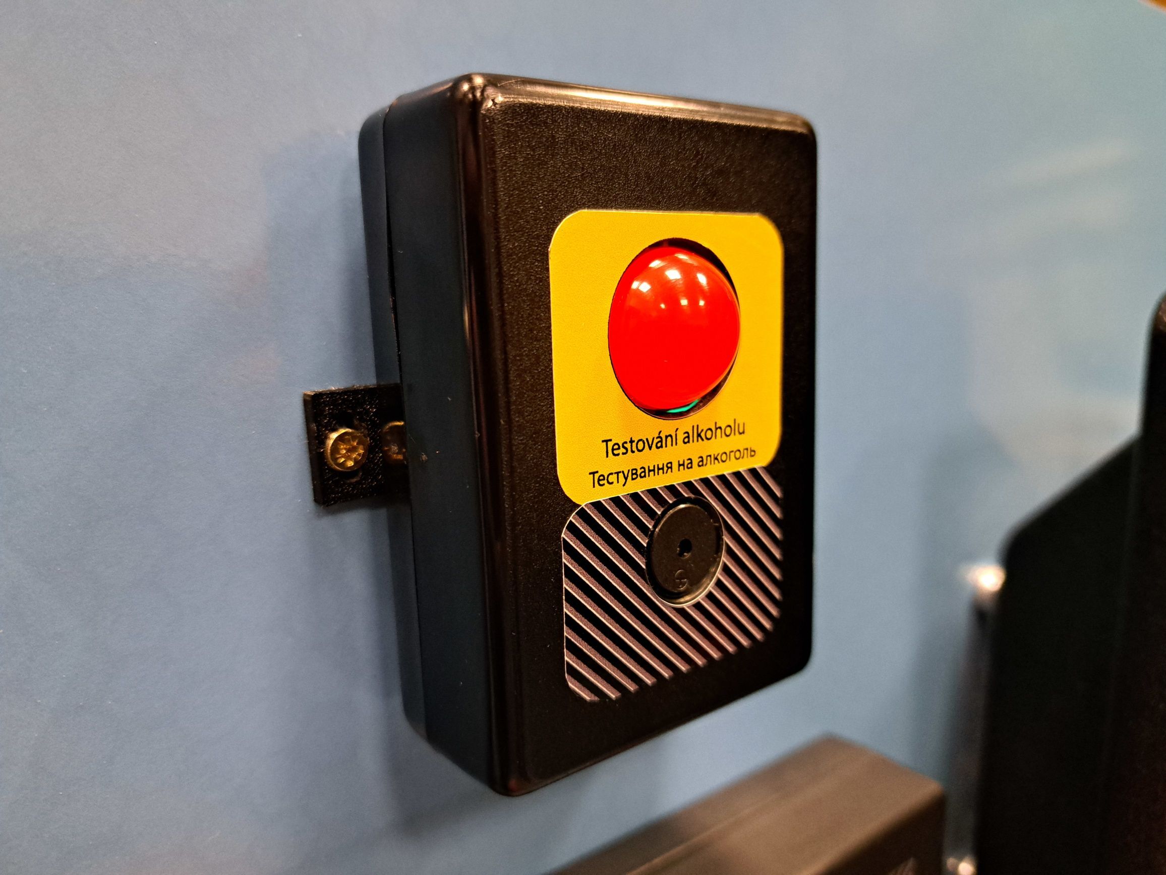 Signalizace spuštěného testování na alkoholtesteru (1 dioda)